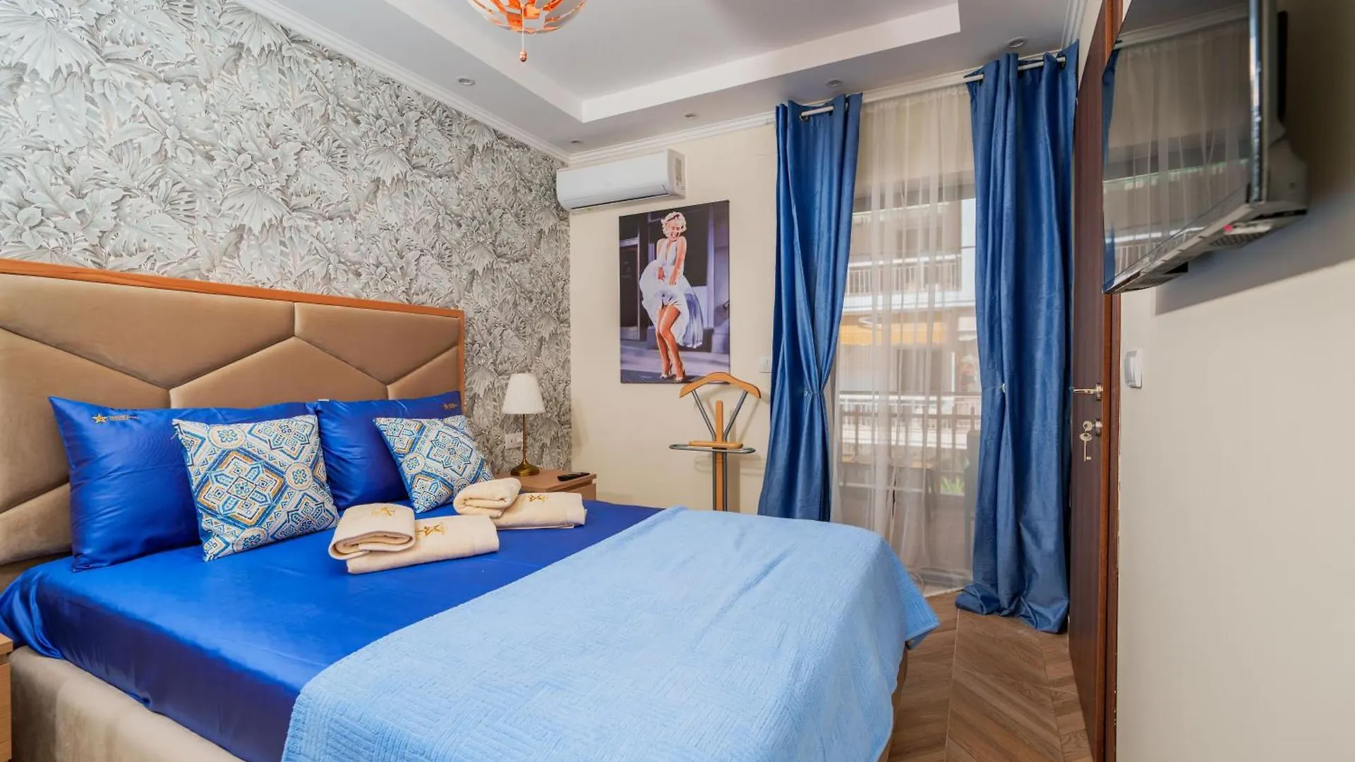 Lux Movie Stars Apartments Perea Peraía